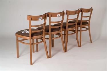 Řadové číslování židlí - zákaznická úprava, dřevěná židle Marona P, velikost M41cm, barva moření standard 1/1, čalounění látka nešpinivá - hrubší struktura - Magnus 44, ikonická židle pro kulturní dům. Sádlík, český výrobce.