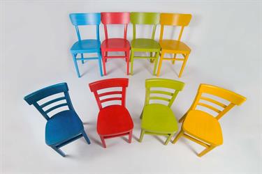 Dětská židlička Marona Kinder & jídelní židle Nico, barva moření pastel. Český výrobce ohýbaných židlí Sádlík
