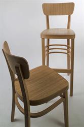 dřevěné židle od Sádlíka, dub masiv, model NICO dub 1196 & NICO dub bar 5196, vyrobeno v Česku