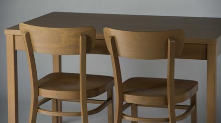 dřevěná buková židle NICO 1196, velikost sedáku M41, dřevěný stůl KASPAROV 120x75cm, barva moření č. 09124 podle vzorku zákazníka, židle z masivu od českého výrobce  Sádlík z Moravského Písku
