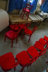 dětská dřevěná židlička Luki, barva moření pastel, červená, český výrobek od Sádlíka (1)