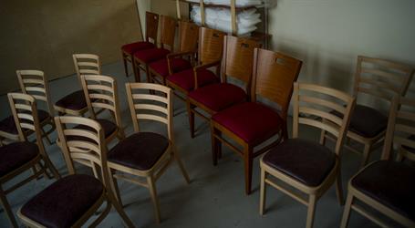 dřevěná židlička Selima P, buk přírodní, čalouněná pravou kůží, český výrobce židlí Sádlík (2)
