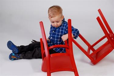 dětská ohýbaná židle Luki 1325, barva moření pastel červená, výška 36 cm, český výrobek od Sádlíka (3)