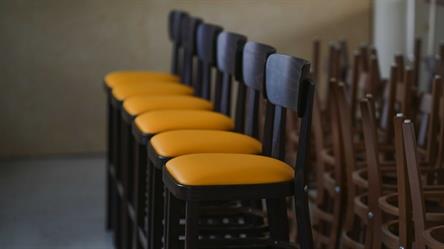 Barové židle z masivu přímo od výrobce, Nico P Bar 6196, barva moření dřeva standard - 4, čalounění koženka standard - Bruno 81,  Sádlík Moravský Písek