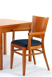 Stoly a židle do restaurace, kavárny, hospody, či kulturního domu, to je synonymum pro značku Sádlík. Čalouněné židle s područkami 2197 AROL P AL, zvolte: barva moření standard - 18, čalounění koženka standard - Bruno 26, dýhovaný stůl HUBERT, barva moření standard - 18, křeslo čalouněné Arol P AL, český výrobce židlí a stolů Sádlík