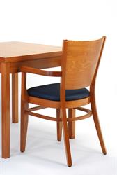 Židle z masivu doplněná područkami ARISU P AL SRP, restaurační křesílko vhodné i pro domy pro seniory, zvolte: barva moření standard - 18, koženka standard - Bruno 26, dýhovaný stůl HUBERT barva moření standard - 18. čalouněné křeslo Arisu P AL SRP. Český výrobce jídelních židlí a stolů Sádlík
