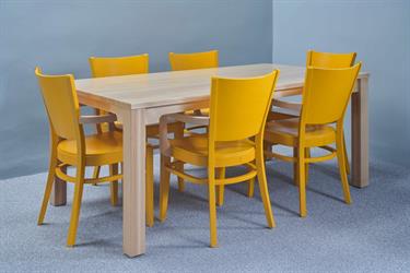 Dřevěný stůl z masivu TOPALOV s úběry pro područky, barevné jídelní dřevěné křeslo AROL, barva moření dle vzorku zákazníka, český výrobce židlí a stolů Sádlík, Moravský Písek