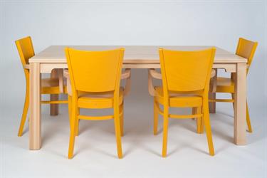 Dřevěný stůl z masivu TOPALOV s úběry pro područky, barevné jídelní dřevěné křeslo AROL, barva moření dle vzorku zákazníka, český výrobce židlí a stolů Sádlík, Moravský Písek