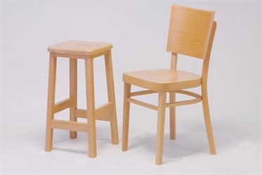 Taburetka 1500 velikost M = výška 62 cm & dřevěná židle Linetta 1194, barva moření standard, buk přírodní, Sádlík český výrobce židlí a stolů