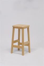 Taburetka 1500, barva moření standard, buk přírodní, velikost M = výška židle 62 cm, ideální pomocník ke kuchyňské lince, Sádlík český výrobce židlí a stolů